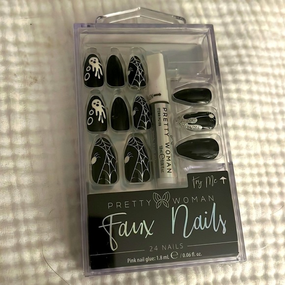 pretty woman faux nails 24-piece set with nail glue halloween - Picture 1 of 1